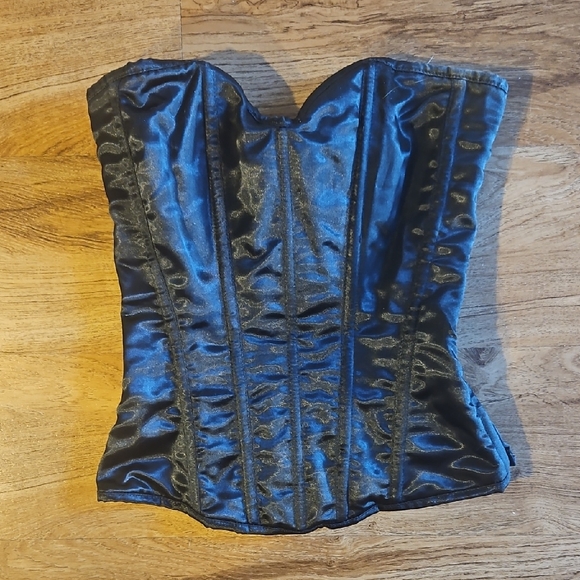 Sexy Black Satin Corset - Picture 2 of 7